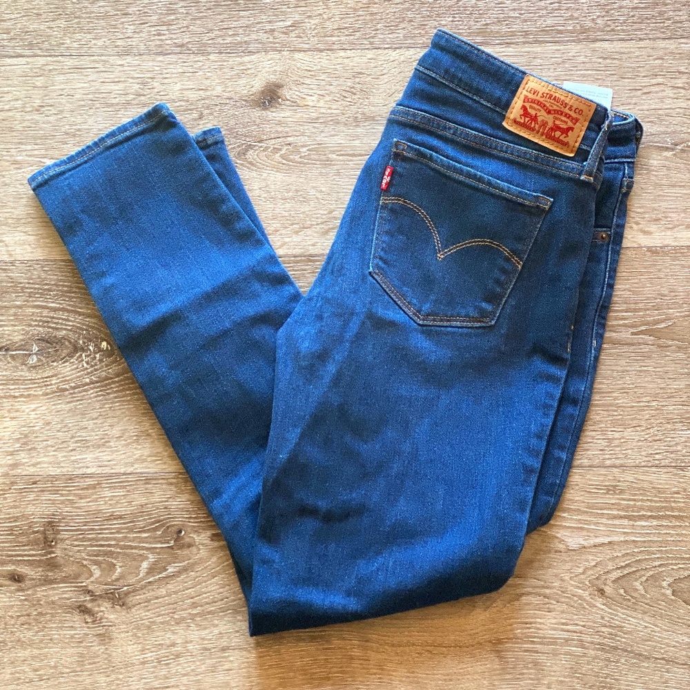 Levi's 711 Skinny Jeans